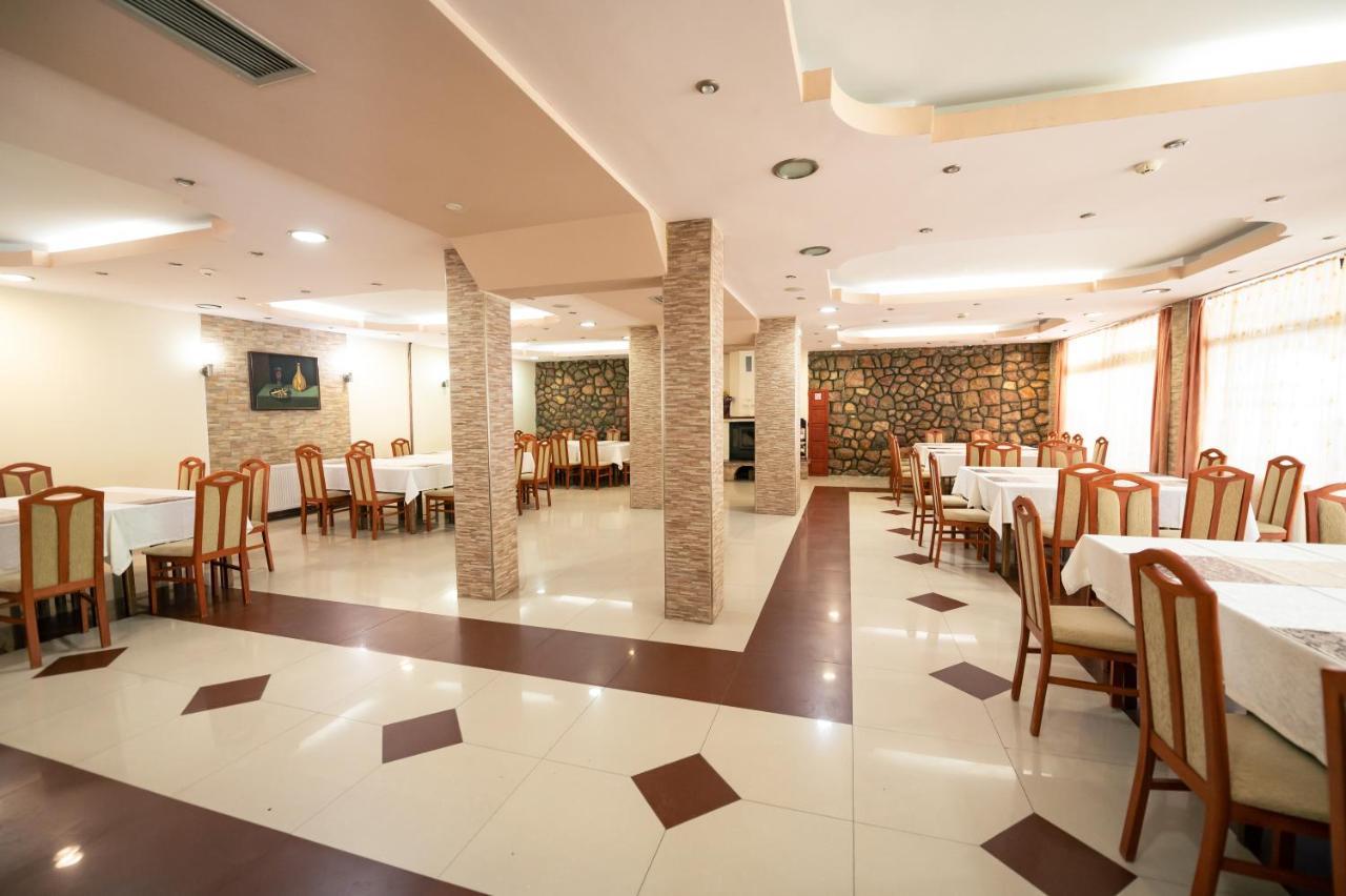 Hotel Holiday-M Ohrida Exterior foto